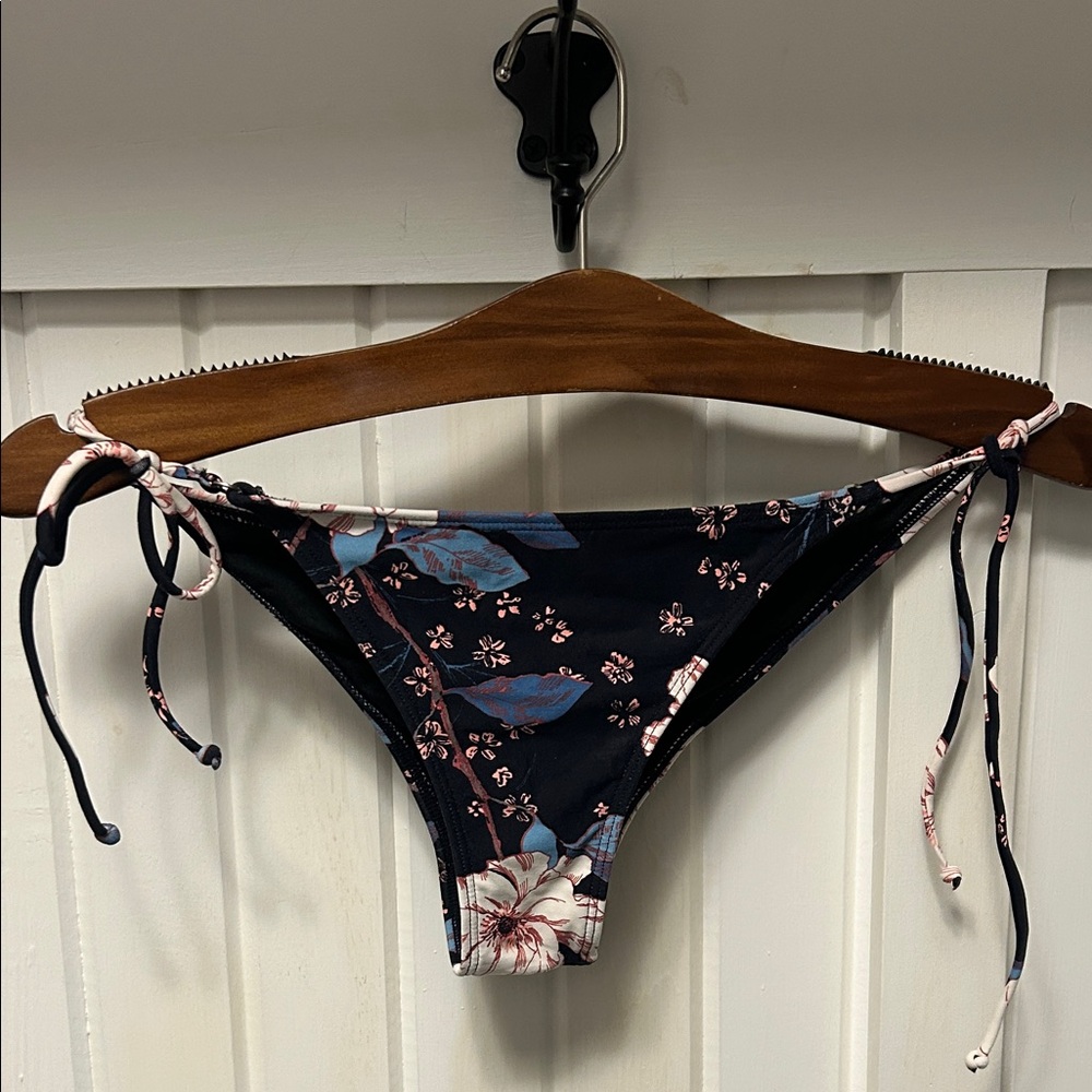 Billabong Brazilian bikini bottoms size L